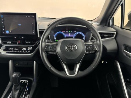 2023 Toyota Corolla Cross LUNA Hybrid €31,950 thumbnail