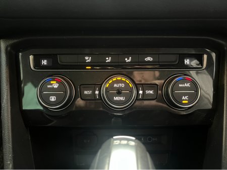 2019 Volkswagen Tiguan €24950! 2019 VOLKSWAGEN TIGUAN 2.0 TDI AUTOMATIC 4MOTION COMFORT 2.0 AUTOMATIC / CRUISE CONTROL / REVERSE CAMERA €24,950 thumbnail