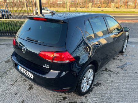 2017 Volkswagen Golf 1.2 TSI 5DR AUTO COMFORTLINE €13,950 thumbnail