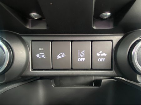 2025 Suzuki Ignis SZ5 1.2 ALLGRIP 4X4 HYBRID HIGH SPECIFICATION UP TO 9 YEARS WARRANTY €21,950 thumbnail