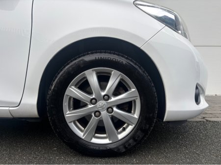 2014 Toyota Yaris 1.0 AURA 4DR €8,995 thumbnail
