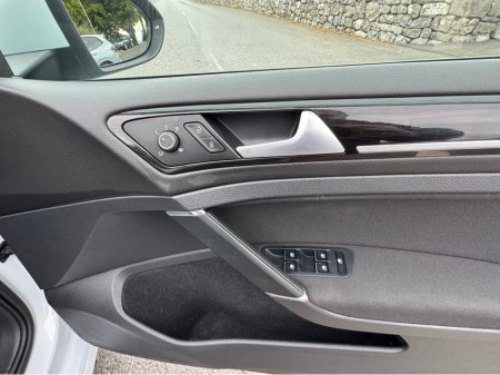 2017 Volkswagen Golf 1.6 TDi HIGHLINE 115 BHP 5dr €16,950 thumbnail