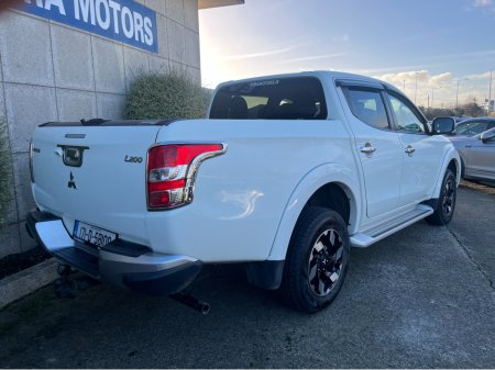 2017 Mitsubishi L200 DID BARBARIAN D/C 4WD 18 2.5 MANUAL //HIGH SPEC//FULL LEATHER//HEATED SEATS//REVEVRSE CAMERA//KEYLESS ENTRY//