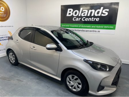 2020 Toyota Yaris (Low Kms) HYBRID 1.5 AUTOMATIC 5DR MODEL  www.bolandscarcentre.ie €15,900