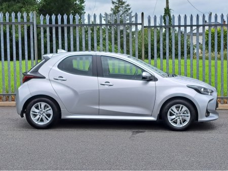 2025 Toyota Yaris LUNA 1.5 HYBRID 115BHP AUTOMATIC **REVERSING CAMERA** €25,950