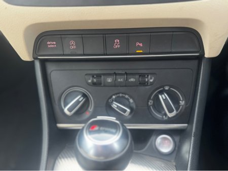 2017 Audi Q3 2.0 TDI 120 SE 4DR AUTO S-TRONIC €19,950 thumbnail