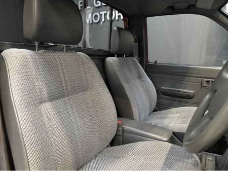 1996 Toyota Hilux 2.4D PICK UP MINT CONDITION €29,950 thumbnail