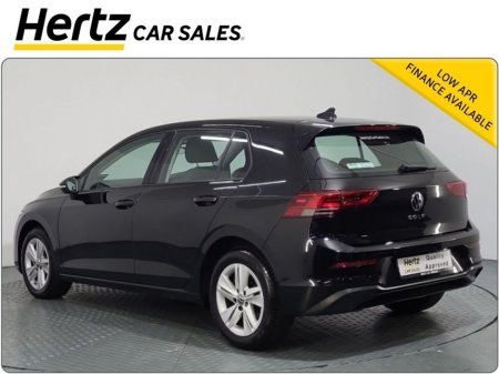 2023 Volkswagen Golf LIFE 2.0 TDI 115HP Diesel Manual €26,995
