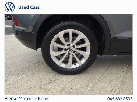 2025 Volkswagen T-Roc T-ROC EDITION 75 1.0TSI M6F 116HP €32,950 thumbnail