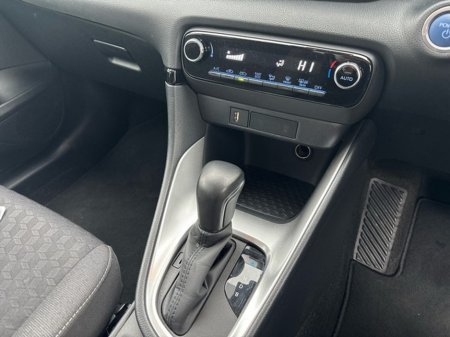 2023 Toyota Yaris 1.5 HYBRID LUNA 4DR AUTO €22,950 thumbnail