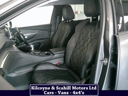 2021 Peugeot 5008 ALLURE BLUEHDI 7 Seater *Leather Interior + Heated Seats* €30,950 thumbnail