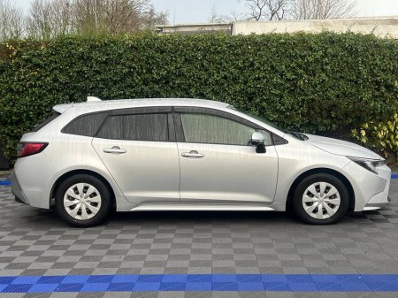 2022 Toyota Corolla TOURING 1.8 HYBRID // PARKING SENSORS // DUAL ZONE CLIMATE CONTROL // ADAPTIVE CRUISE CONTROL €18,950
