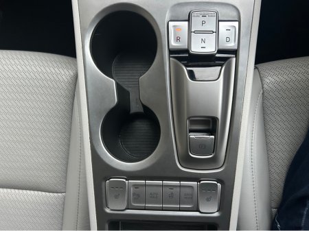 2021 Hyundai Kona KAUAI EV PREMIUM 5DR AUTO A**//**FULL CREAM LEATHER INTERIOR WITH HEATED FRONT SEATS**//**SAT NAV**//**REVERSING CAMERA**//**SPEED SIGN RECOGNITION**//**LANE DEPARTURE WARNING**//**TRADE IN WELCOME!!! €18,222 thumbnail