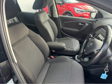 2016 Volkswagen Polo Comfortline thumbnail