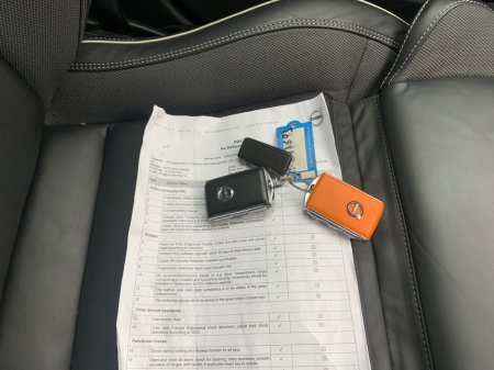 2021 Volvo V60 2.0 B4 197 BHP DSL R-DESIGN AUTO // ONE OWNER // FULL SERVICE HISTORY // STUNNING CONDITION 02/27 NCT // €270 ROAD TAX // €30,950 thumbnail