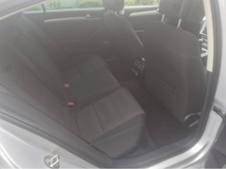 2017 Volkswagen Passat CL 1.6 TDI MANUAL 6SPEED FWD 120HP 4DR €14,000 thumbnail