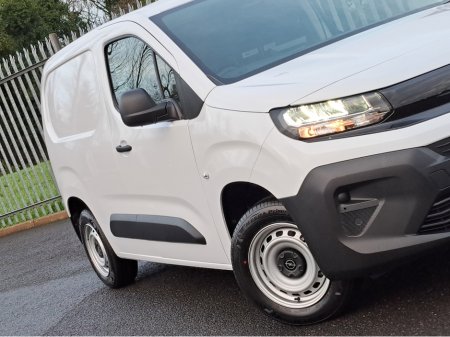 2026 Opel Combo KOMFORT  L1H1 1.5TD 100BHP  **LED HEADLIGTS** €21,098 thumbnail