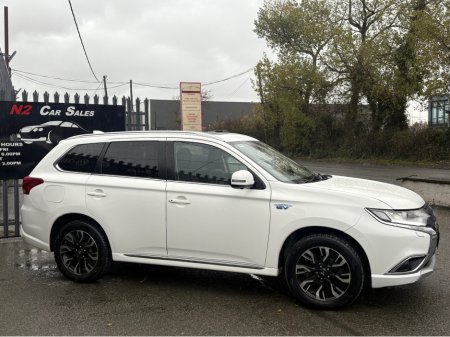 2017 Mitsubishi Outlander 2.0 4H PHEV 200BHP 5 5DR AUTO €17,950 thumbnail