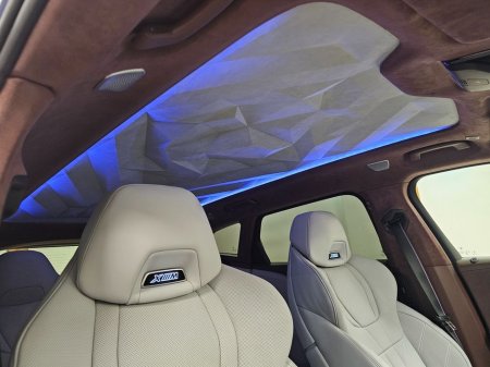 2025 BMW XM IVORY LTHR €123,950 thumbnail