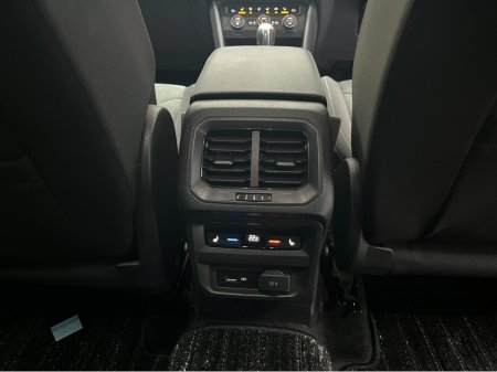 2018 Volkswagen Tiguan €23950! 2018 VOLKSWAGEN TIGUAN TDI 4MOTION HIGH LINE 2.0 AUTOMATIC / CRUISE CONTROL / 360° PARKING CAMERA / FRONT & REAR HEATED SEATS / PADDLE SHIFTERS €23,950 thumbnail