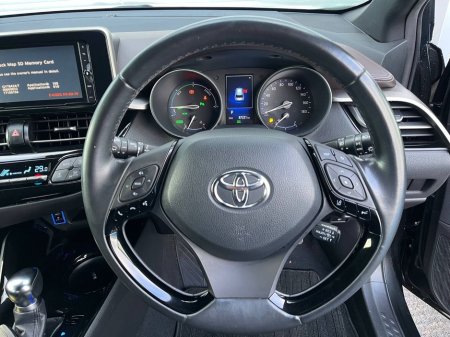 2018 Toyota C-HR 1.8 HYBRID // SERVICE HISTORY // HALF LEATHER INTERIOR // DIAMOND CUT ALLOYS €19,950