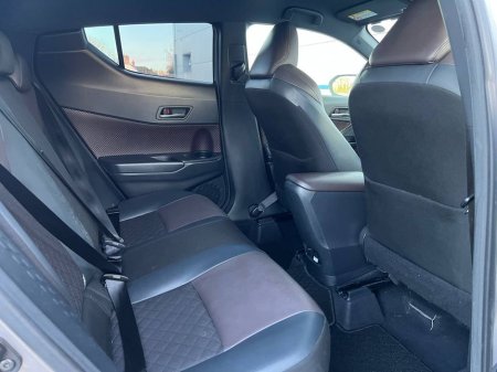 2017 Toyota C-HR MODELLISTA 1.8 HYBRID // 18" DIAMOND CUT ALLOYS // HEATED SEATS // REVERSE CAMERA €18,750 thumbnail