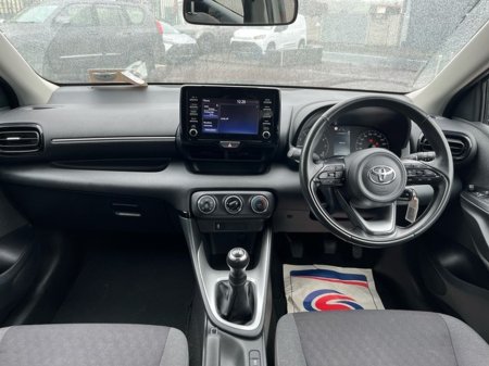 2022 Toyota Yaris FRESH SELECTION OF TRADE-INS YARIS 1.0 LUNA 4DR thumbnail