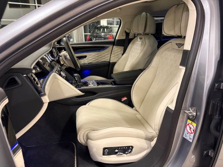 2025 Bentley Flying Spur 3.0 V6 E-HYBRID AZURE=AS NEW//HUGE SPEC=PAN ROOF//BALANCE OF BENTLEY WARRANTY=ONLY €150 ANNUAL ROAD TAX//TAILORED FINANCE PACKAGES AVAILABLE=TRADE INS €249,995 thumbnail