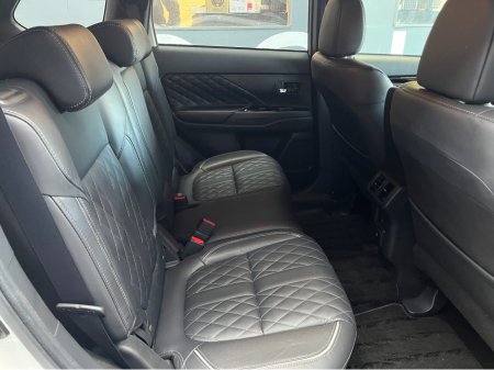 2019 Mitsubishi Outlander €22950! 2019 MITSUBISHI OUTLANDER PHEV G PREMIUM PACKAGE 2.4 AUTOMATIC / 360° PARKING CAMERA / CRUISE CONTROL / ELECTRIC MEMORY & HEATED SEATS / PADDLE SHIFTERS €22,950 thumbnail