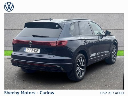 2025 Volkswagen Touareg 3.0TSI R PHEV 462HP €94,950 thumbnail