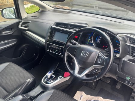 2016 Honda Fit DAA-GP5 HYBRID 5DR AUTO €8,950