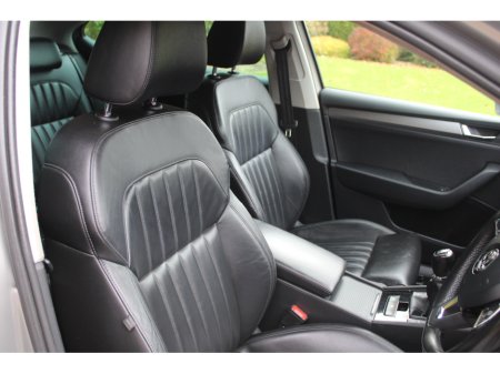 2018 Skoda Superb 2.0 TDI SEL EXECUTIVE 1 150PS 5DR €18,495 thumbnail