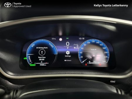 2025 Toyota Corolla Cross COROLLA CROSS 1.8 LUNA #174 €37,490 thumbnail