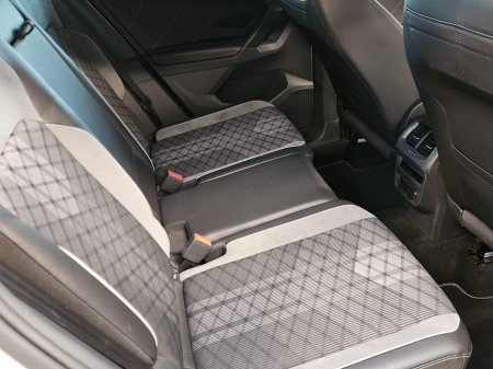 2021 Volkswagen Tiguan 2.0 TDI 150HP R-Line DSG €33,950 thumbnail