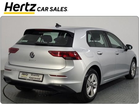 2023 Volkswagen Golf LIFE 2.0 TDI 115HP Diesel Manual €26,995 thumbnail