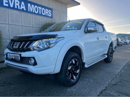 2017 Mitsubishi L200 DID BARBARIAN D/C 4WD 18 2.5 MANUAL //HIGH SPEC//FULL LEATHER//HEATED SEATS//REVEVRSE CAMERA//KEYLESS ENTRY// thumbnail