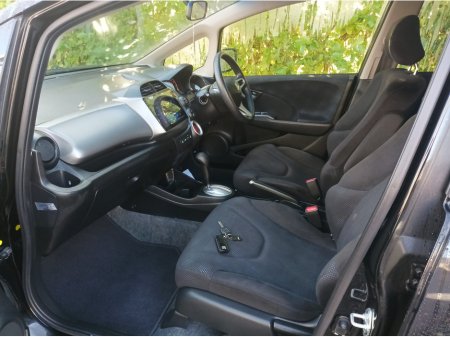 2013 Honda Jazz 1.3 AUTOMATIC NOT HYBRID ONLY 47,209KM 4 NEW TYRES NEW NCT 6 MONTHS ROAD TAX HI SPEC CAR REVERSE CAMERA LARGE TOUCH SCREEN MULTIMEDIA SYSTEM €9,995