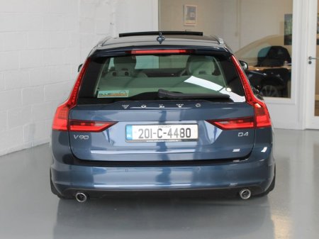 2020 Volvo V90 D4 MOM AT 5DR Auto €33,750 thumbnail
