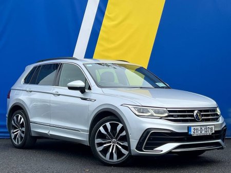 2021 Volkswagen Tiguan R-LINE 2.0 TDI // FULL R-LINE PACK // 360 SURROUND PARKING SENSORS // DIGITAL CLUSTER // HEATED MULTIFUNCTIONAL STEERING WHEEL €33,950