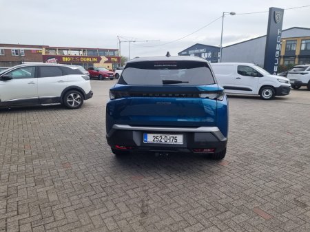 2025 Peugeot 5008  €51,950