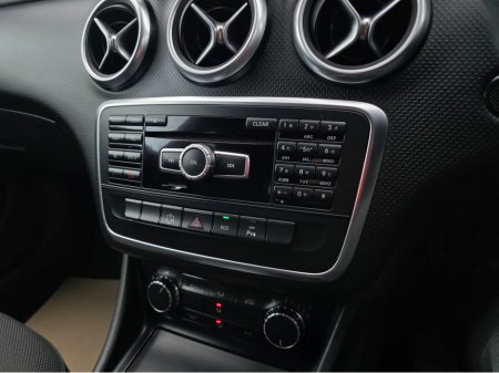 2013 Mercedes-Benz A Class A180 AMG INTERIOR HALF LEATHER SEATS / HI SPEC / SYSTEM LOW ROAD TAX BAND / SIMI DEALER thumbnail
