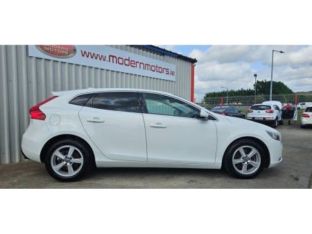 2015 Volvo V40 1.6t auto petrol se edition low kms €10,750
