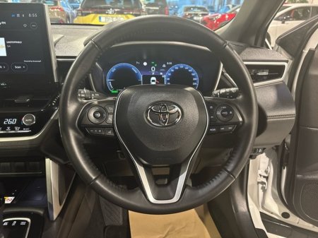 2025 Toyota Corolla Cross 1.8 SPORT HYBRID AUTO €40,450 thumbnail