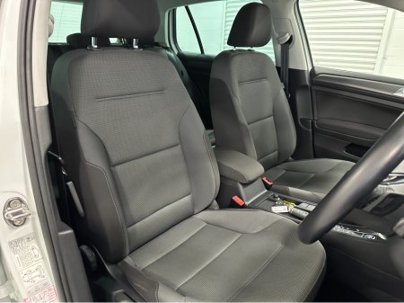 2020 Volkswagen Golf (201) GOLF 2.0TDI COMFORTLINE 150BHP DSG LOW KMS VW/AUDI SPECIALISTS WWW.DENISDARCYCARS.IE €24,950 thumbnail