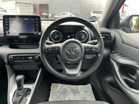 2021 Toyota Yaris YARIS HYB L/SPORT MONO €22,950 thumbnail