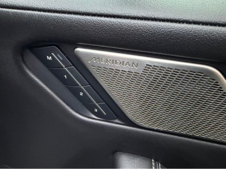 2024 Jaguar I-Pace R-DYNAMIC EV400 BLACK EDITION//IMMACULATE THROUGHOUT//PANORAMIC ROOF//SIMI AND AA DEALER €41,950 thumbnail