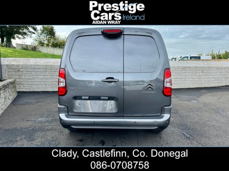 2020 Citroen Berlingo 1.5 BLUEHDI DRIVER 950 KG AUTOMATIC 130 BHP XL,LONG WHEEL BASE,METALLIC GREY,REVERSE CAMERA,FRONT AND REAR PARK SENSORS,FACTORY COLOUR CODED,APPLE CAR PLAY,NEW TIMING CHAIN,*NO VAT*READ ADD €12,850 thumbnail