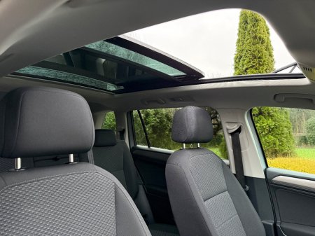 2020 Volkswagen Tiguan 2.0 TDI 150HP Comfortline €27,900 thumbnail