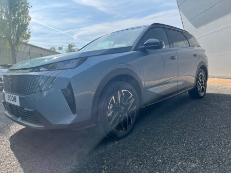 2025 Peugeot 5008 
