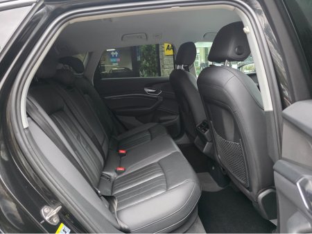 2020 Audi e-tron TECHNIK 50 QUATTRO AUTO. HUGE SPEC. FINANCE ARRANGED. SIMI. AA APPROVED. thumbnail